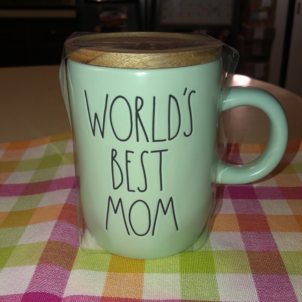Rae Dunn WORLD’S BEST MOM Mug with Lid/Coaster